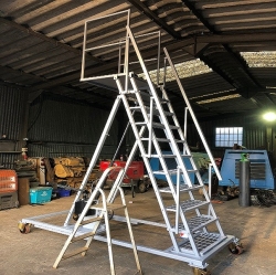 Self Levelling Steps